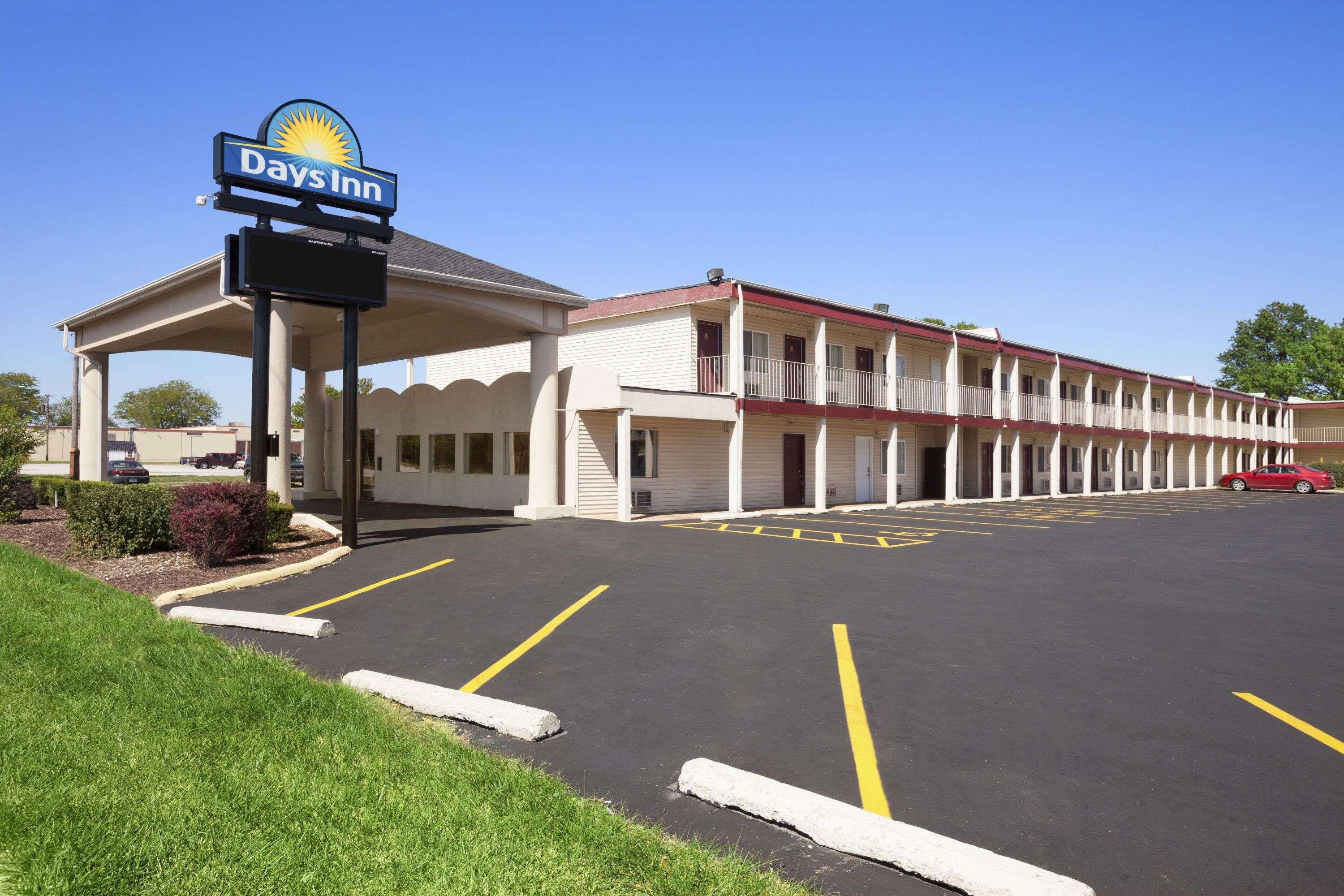 Days Inn By Wyndham Champaign/Urbana Exterior foto